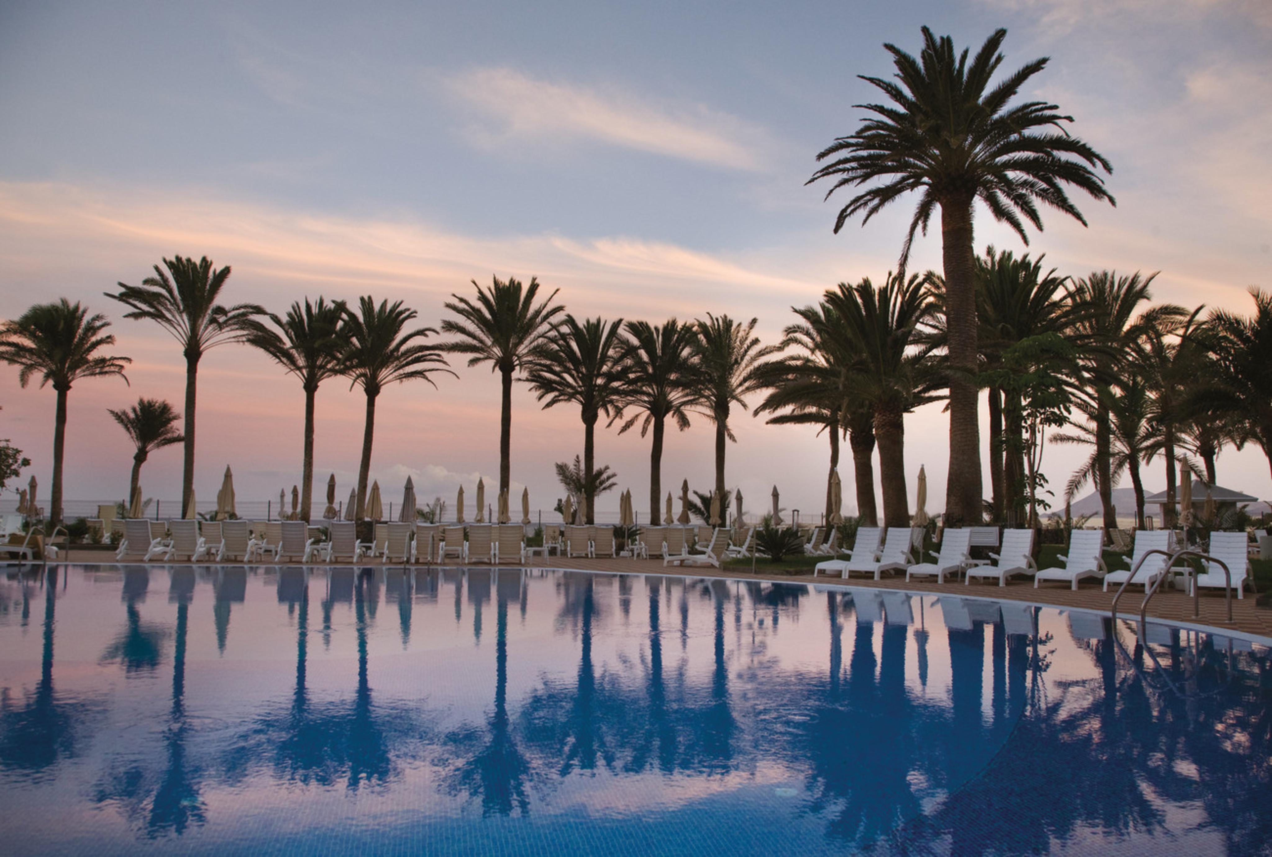 Riu Palace Tres Islas Коральео Экстерьер фото